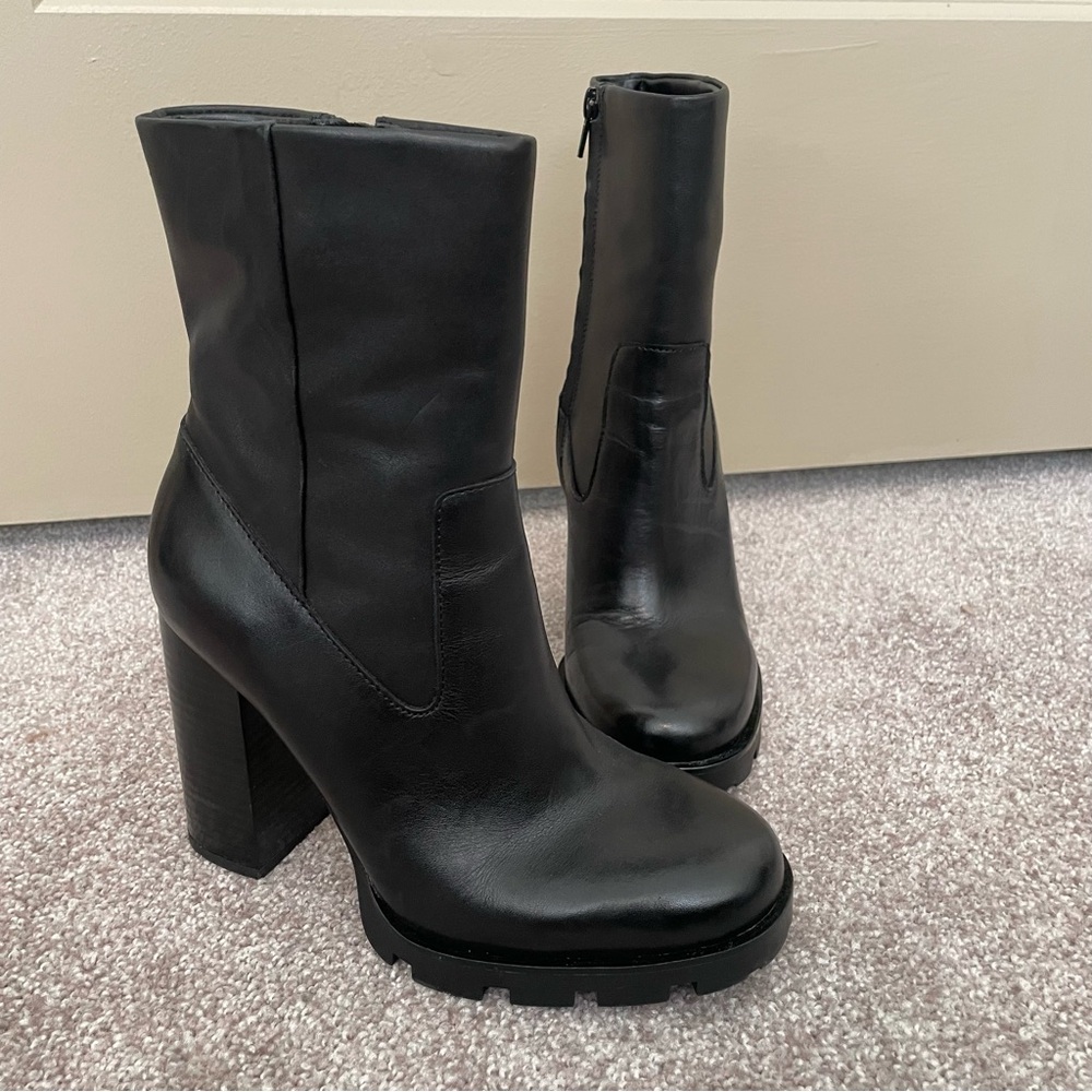 Zara Black Heeled Boots with Chunky Heel